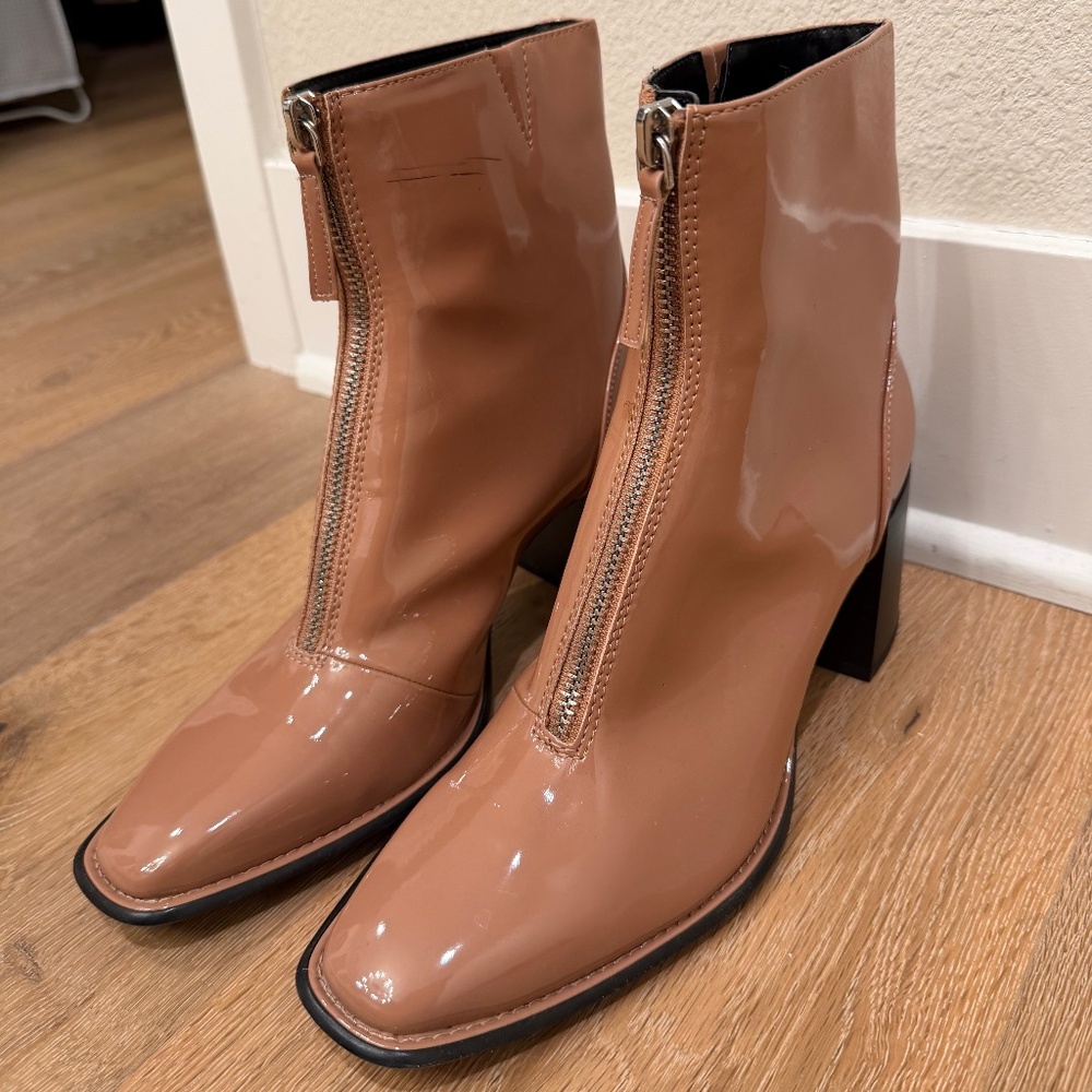 BRAND NEW classy boots with zipper